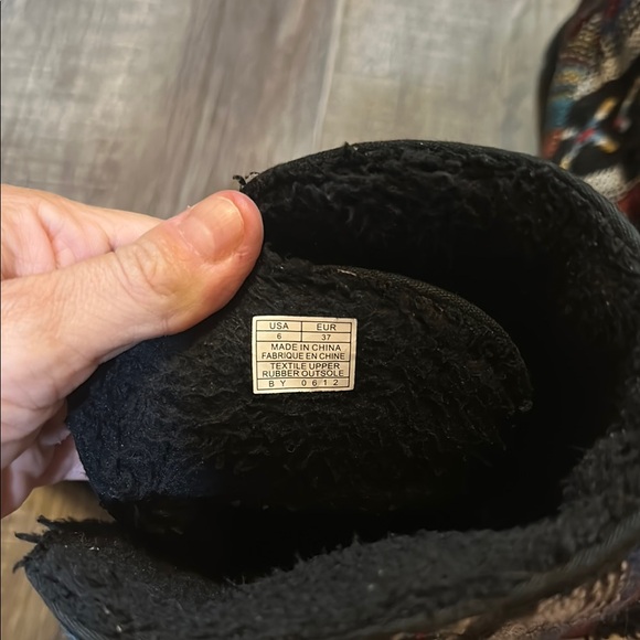 Colorful Sanuk women’s booties - Picture 3 of 4